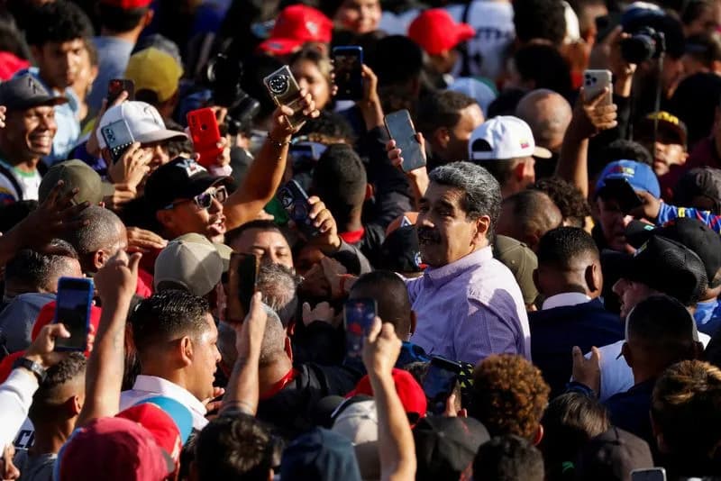Distrust, Desertions and Shrinking Perks Erode Socialist Party’s Grip in Venezuela