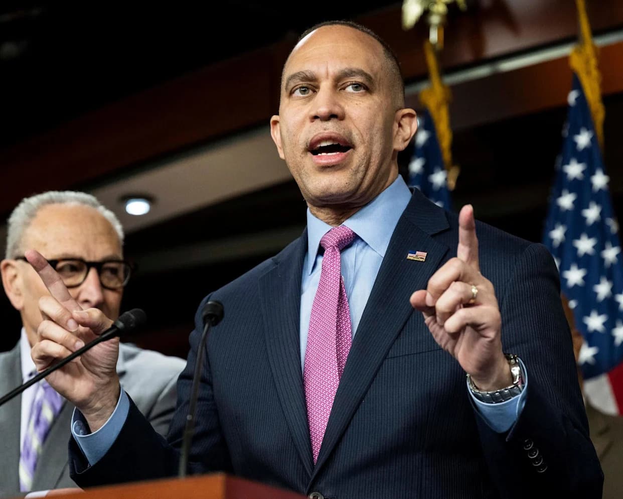 Jeffries Vows Democrats Will Block Any Attempt By Trump To ‘Nationalize’ Midterm Elections