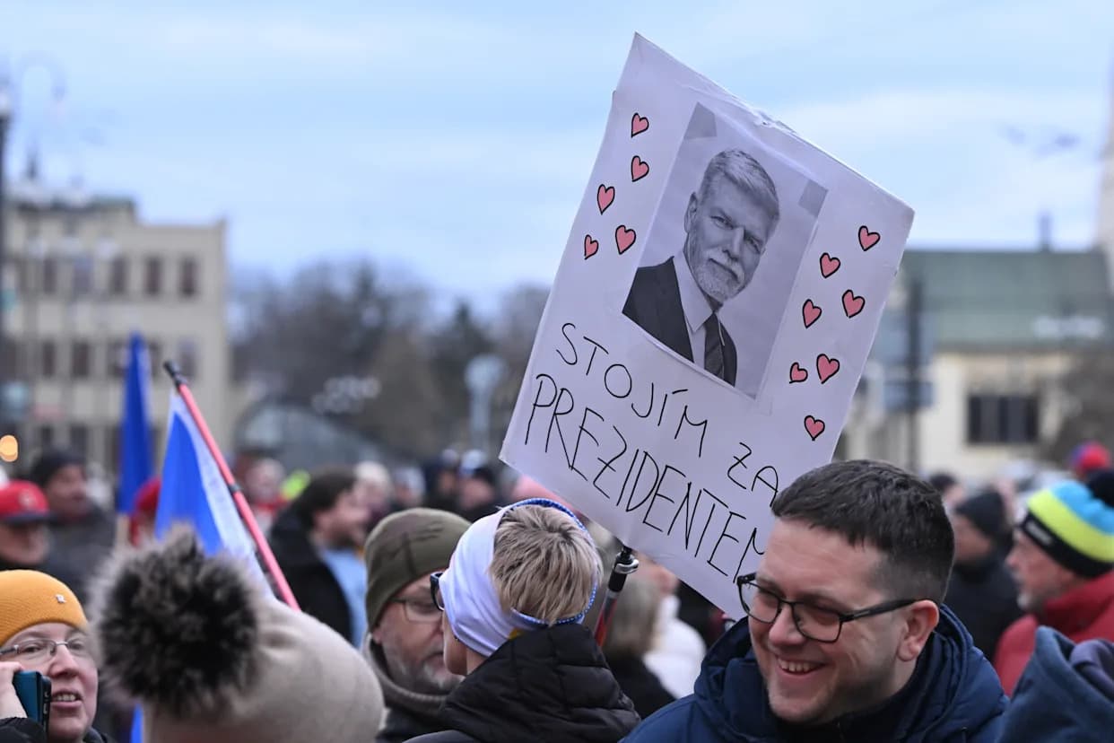 Thousands Rally Across Czech Republic in Support of President Pavel Amid Showdown With Foreign Minister