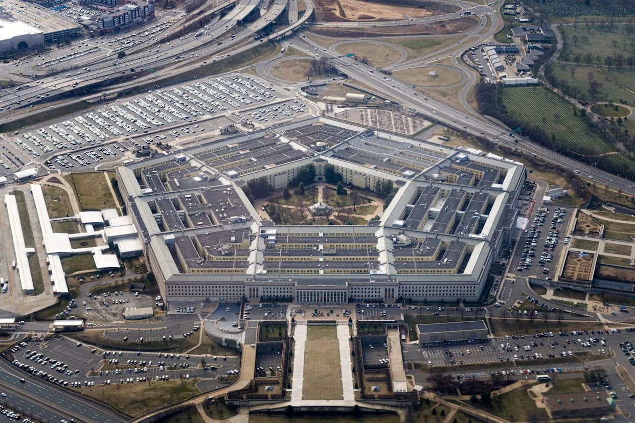Pentagon–Anthropic Rift Deepens After Palantir Report; Contract Fight Over Military Use of AI Intensifies