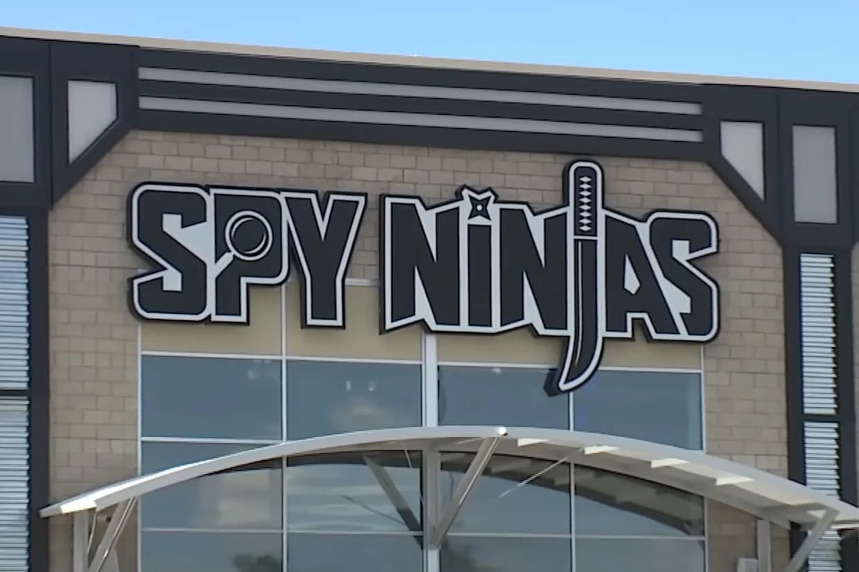 10-Year-Old Falls Nearly 20 Feet From Indoor Zip Line During Birthday Visit to Las Vegas Trampoline Park