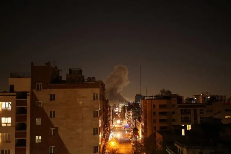 Witnesses Say Israeli Strikes Hit Hospital on Tehran’s Gandhi Street; Patients Evacuated
