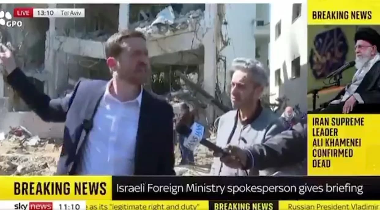 UK Reporter Confronts Israeli Spokesman at Tel Aviv Rubble: 'You Don't Have the Moral High Ground'