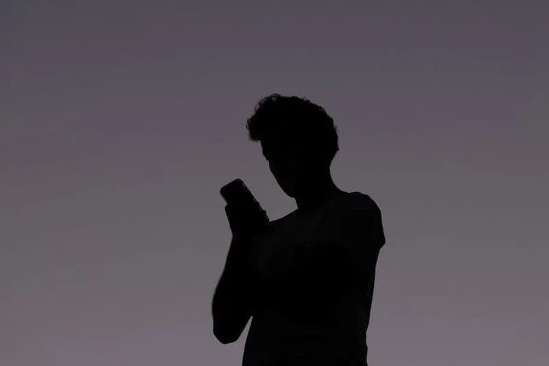 Australia Threatens App Stores And Search Engines With Blockades To Enforce AI Age Checks