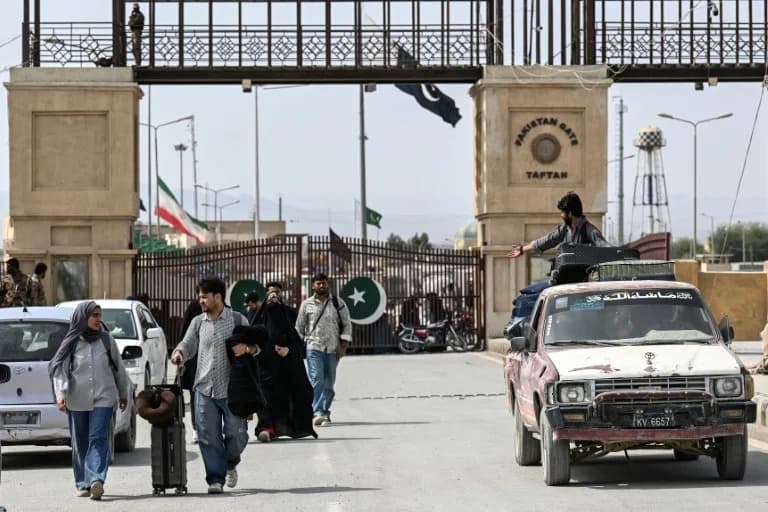 Chaos at Mirjaveh–Taftan Border as Pakistanis Flee After Weekend Strikes on Tehran