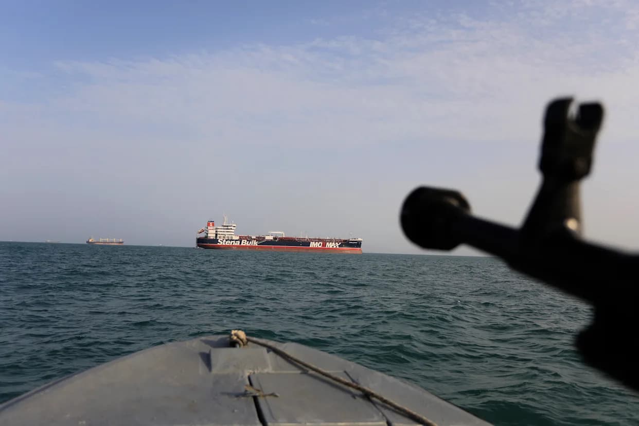 U.S. Offers Naval Escorts and Political‑Risk Insurance to Protect Tankers in the Strait of Hormuz