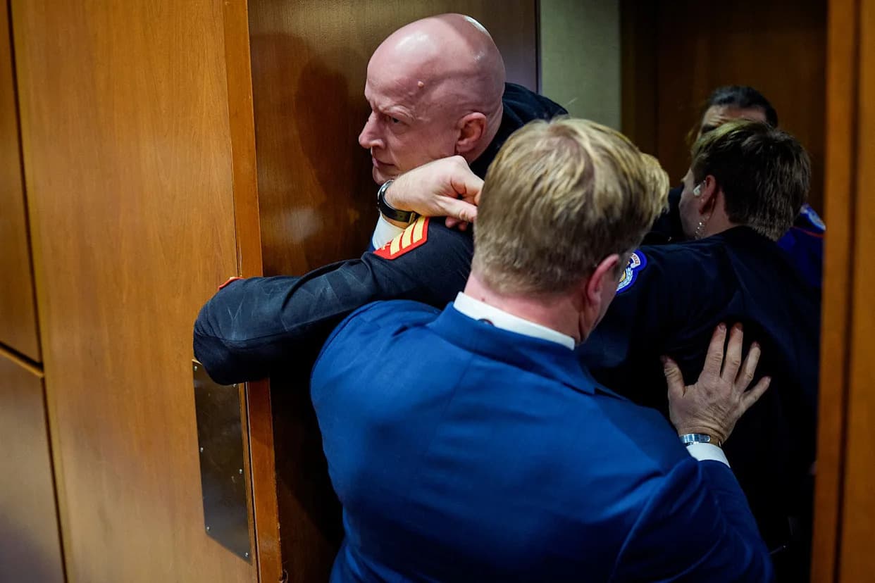 Sen. Tim Sheehy Aids Capitol Police in Removing Anti‑War Protester — Video Shows Man's Hand Caught in Door Frame