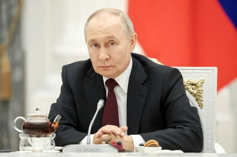 Putin Calls for Immediate Halt to Hostilities, Offers Condolences to Iran