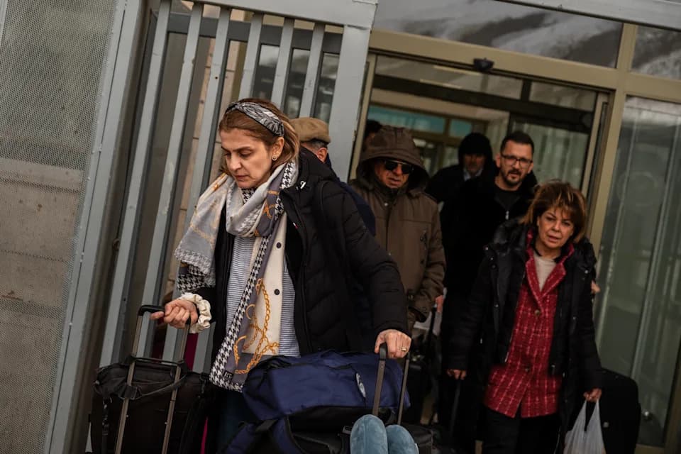 Kapıköy Crossing Remains Key Overland Route for Iranians After Airspace Closure — Few Plan to Stay