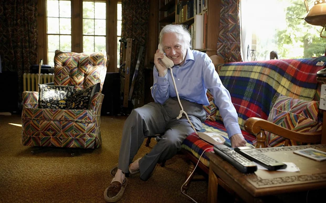 Sir Anthony Leggett, Nobel-Winning Physicist Who Explained Superfluid Helium-3, Dies Aged 87