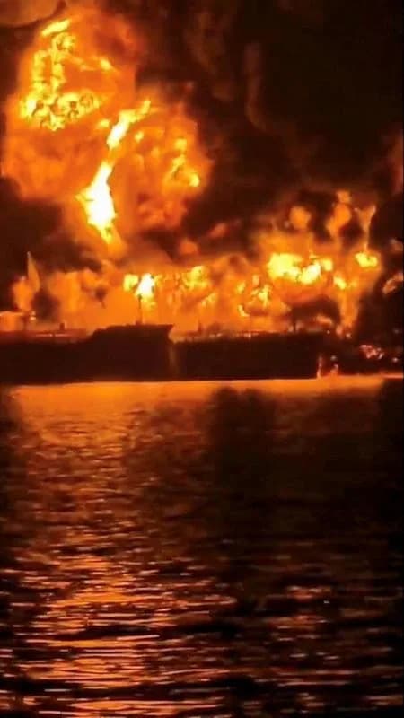 Early Assessment: US-Owned Tanker Struck by Explosive Unmanned Boats Off Iraq, One Sailor Killed