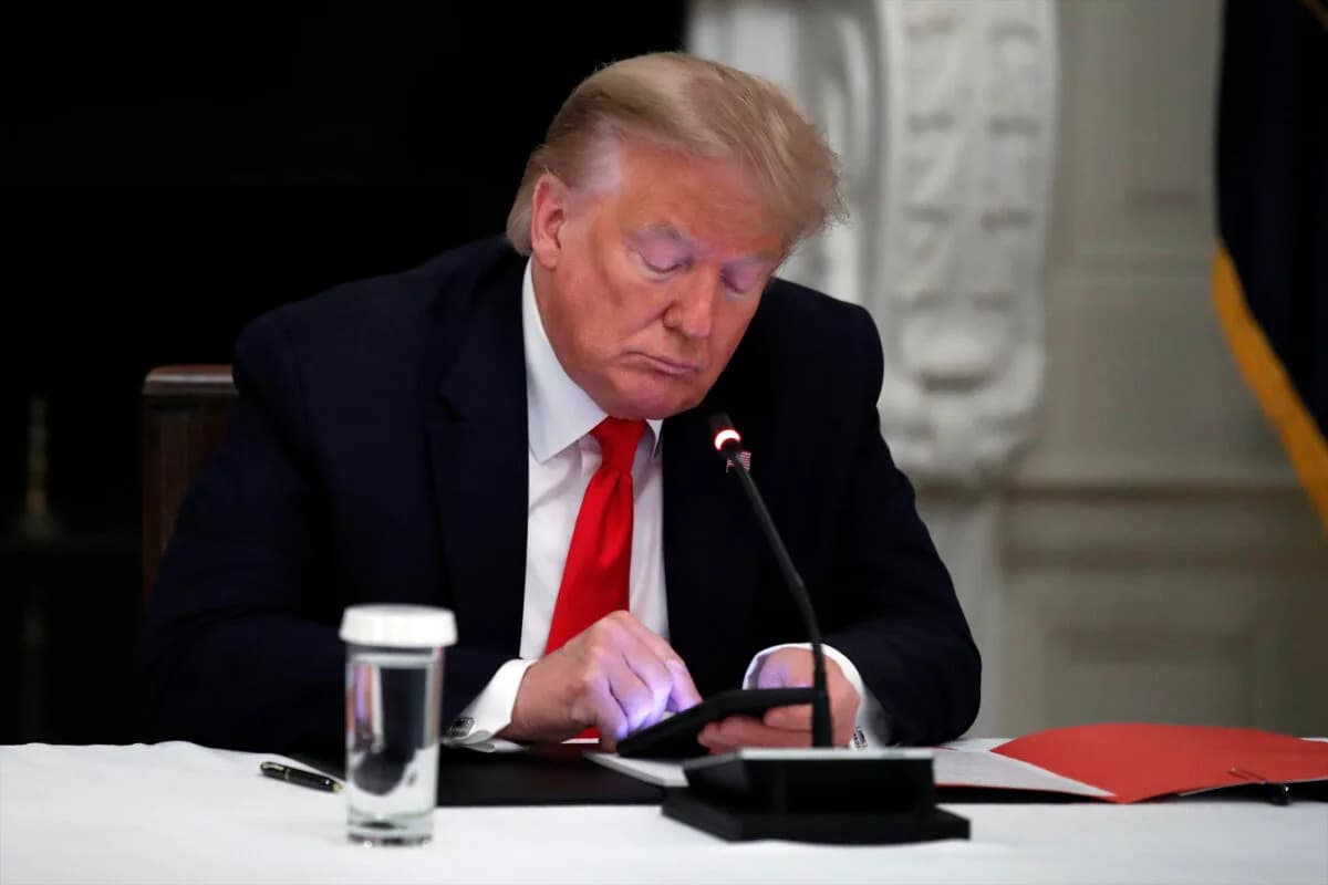 Report: Trump’s Private Cell Number Is Being Traded and Sold as a Commodity