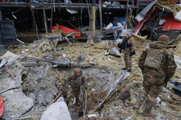 Starmer and Zelenskyy Sign UK–Ukraine Defence Pact, Urge World Not To Lose Focus On Ukraine Amid Middle East Escalation