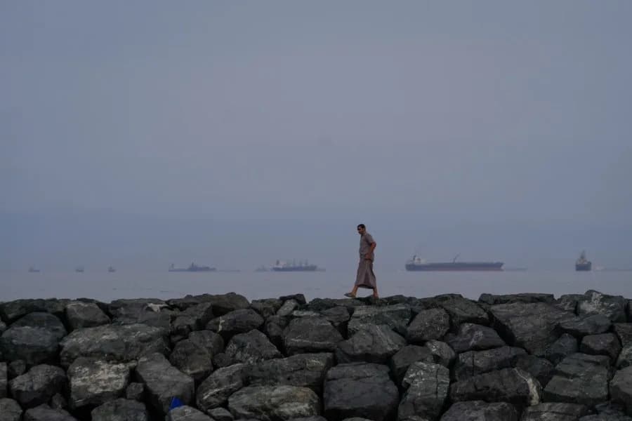 Allies Hesitate as U.S. Urges Support to Reopen the Strait of Hormuz