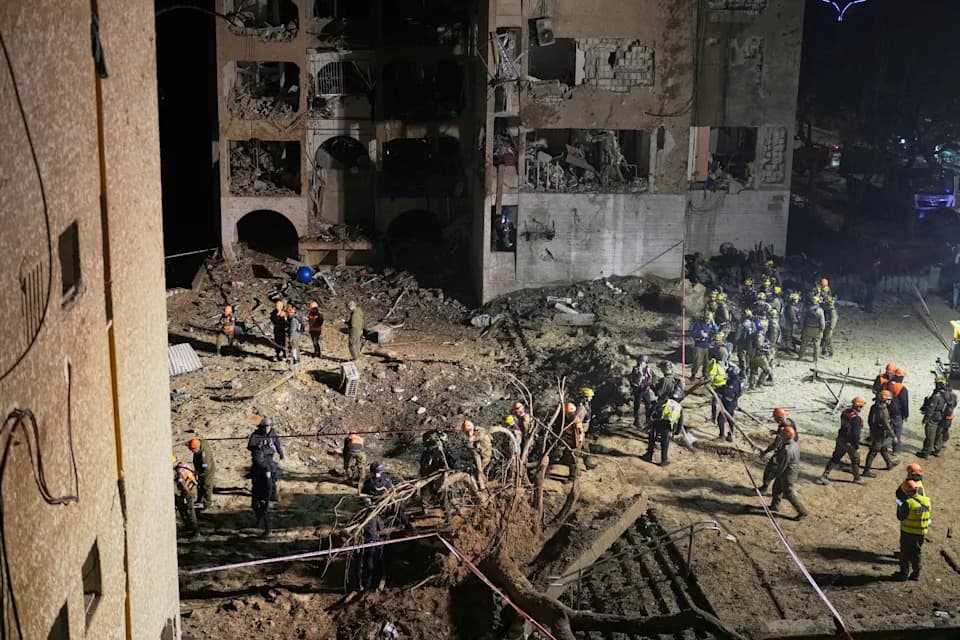 Iranian Missiles Strike Dimona and Arad Near Israel’s Nuclear Research Center — 100+ Injured