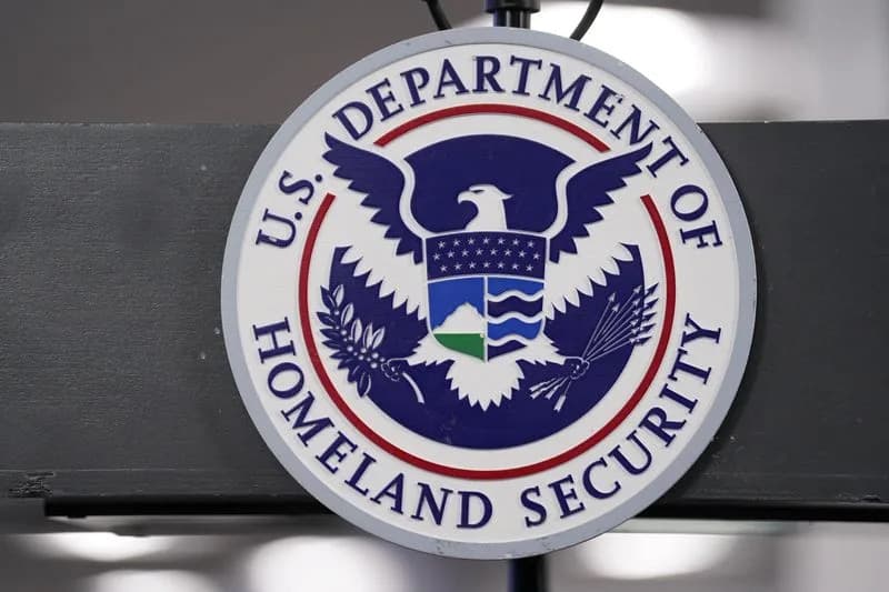 US Judge Blocks Trump-Era Policy That Would Have Detained Refugees Lacking Green Cards