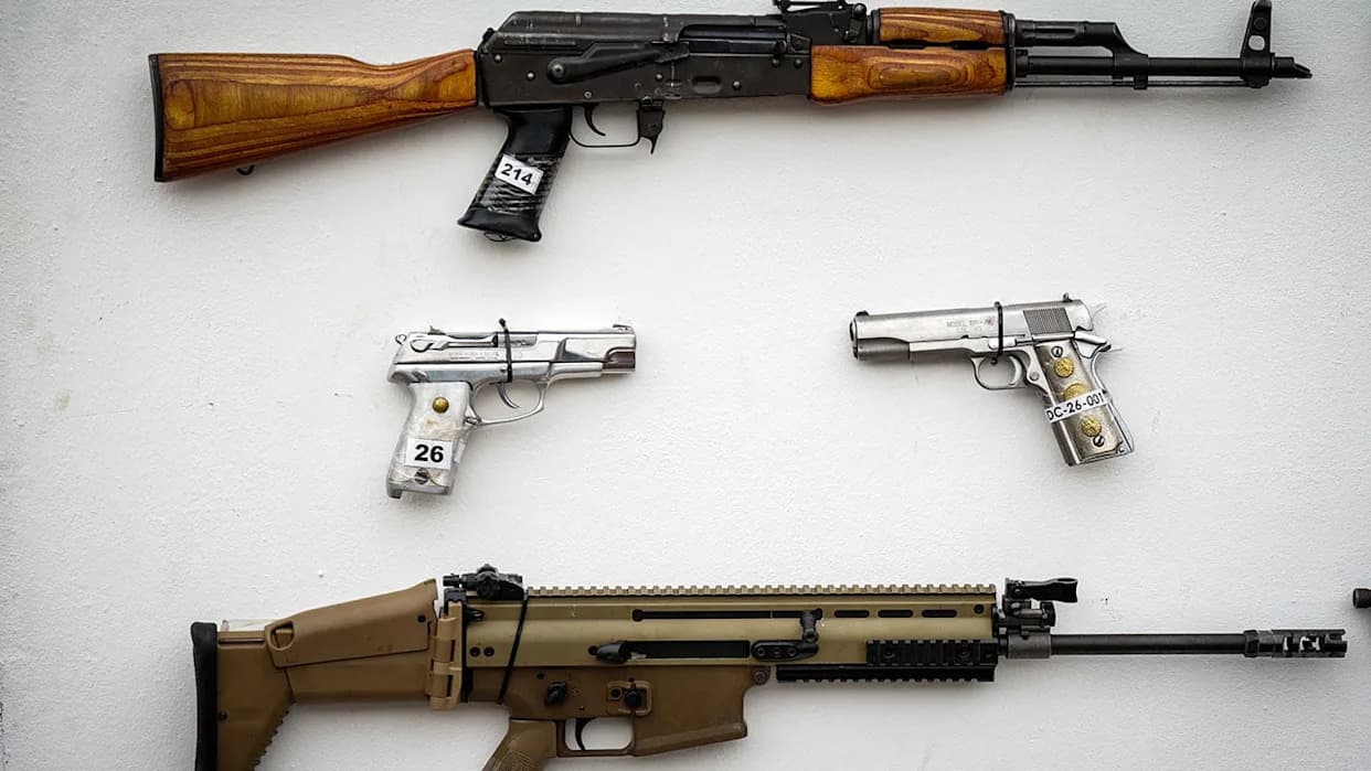 Arizona Gun Dealer Indicted For Allegedly Supplying Weapons To CJNG And Sinaloa Cartels, DOJ Says