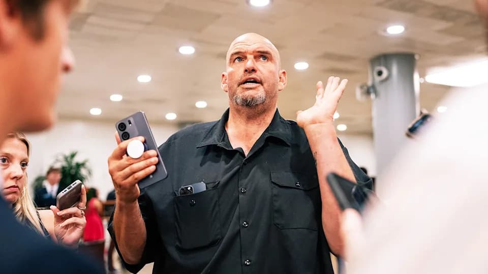 Fetterman Rebukes Philly DA After Threat To Arrest ICE Agents, Urges Tougher Action On Noncitizen Repeat Offenders