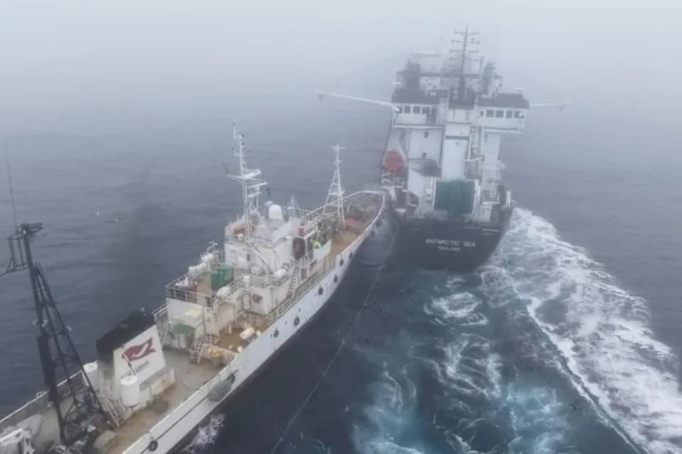 Activist Ship and Aker Krill Trawler Collide in Antarctic Waters; Owner Calls It a "Deliberate Attack"
