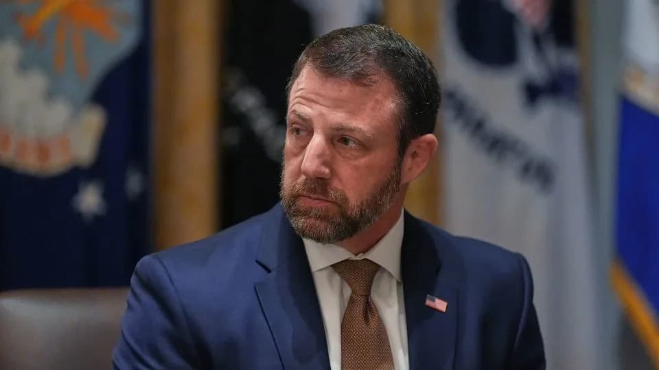 Mullin Moves Quickly at DHS: Rescinds Contract Rule, Pauses Mega-Detention Plans — GOP Urges Broader Overhaul