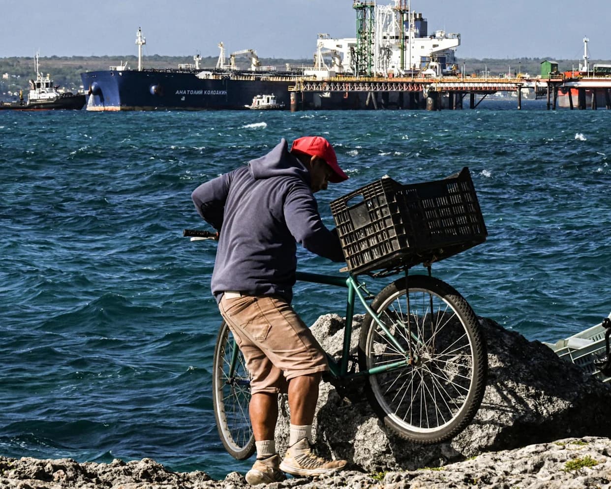 Oil Shipments and Prisoner Releases Fuel Speculation of Quiet U.S.–Cuba Talks