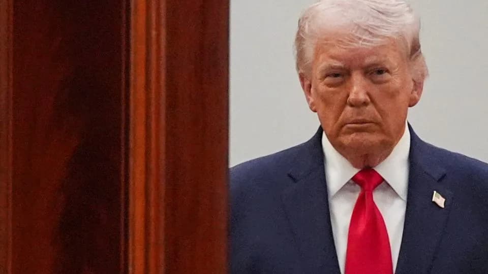 Trump’s Iran Ceasefire Wins Praise — Then Sparks Hawkish Alarm Over Potential Concessions