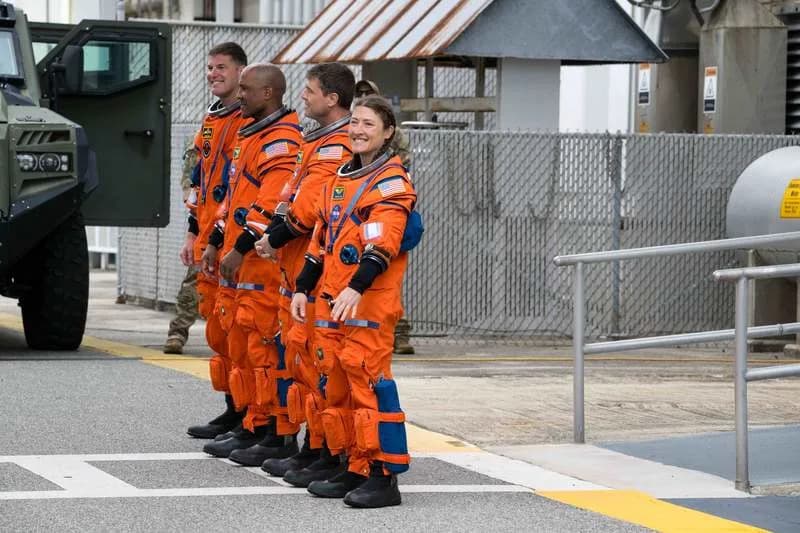 Artemis 2 Crew Poised For Pacific Splashdown After Historic Lunar Flyby