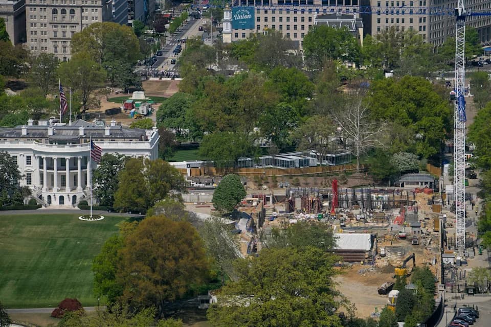 Judge Bars Above‑Ground Work on Trump’s $400M White House Ballroom, Allows Below‑Ground Bunker Construction