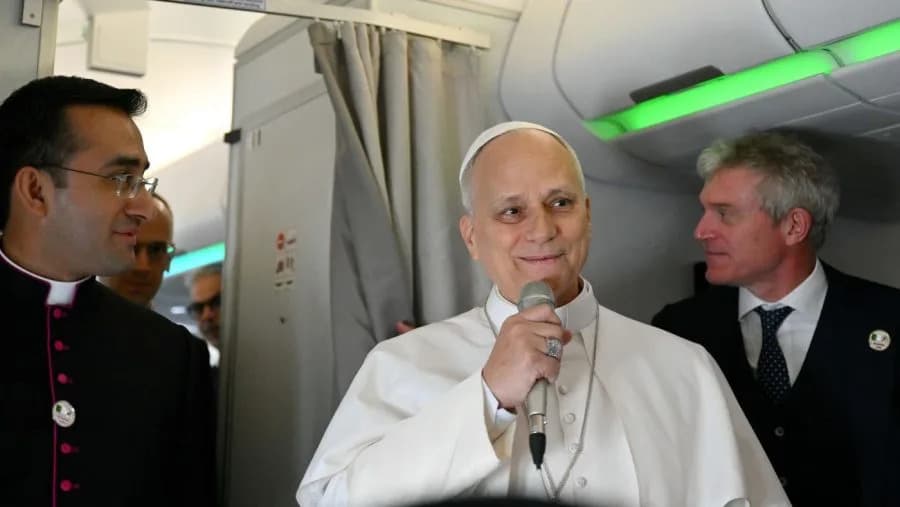 Pope Leo XIV Declines to Debate Trump, Reiterates Call for an "Unarmed Peace"