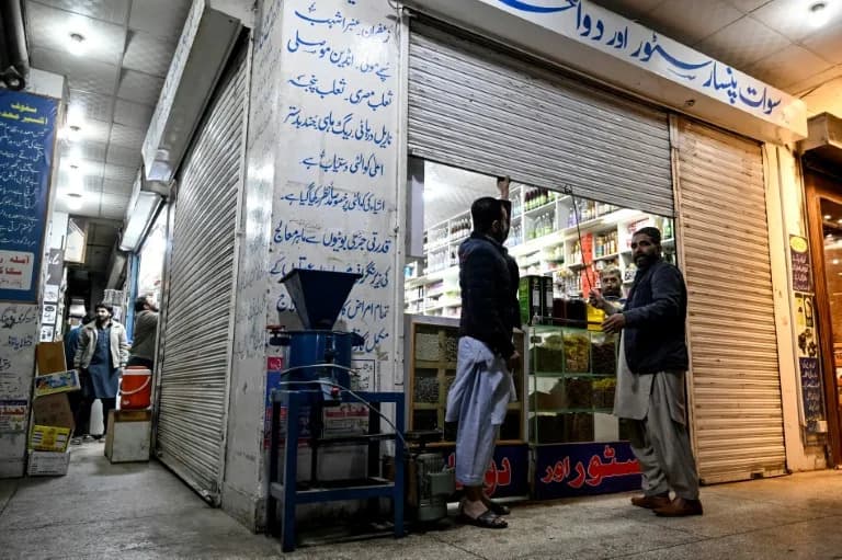 ‘Strangled’: Pakistan’s Economy Strained as It Brokers Peace in Iran War
