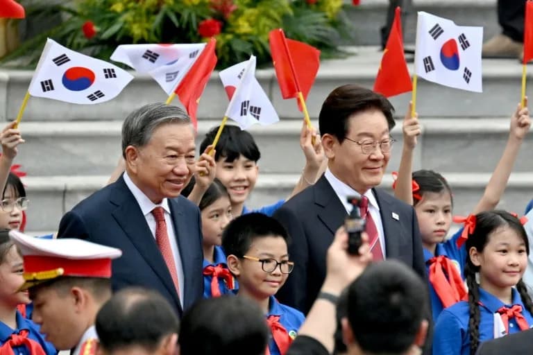 Vietnam, South Korea Seal Dozen Deals on Technology, Semiconductors and Nuclear Power