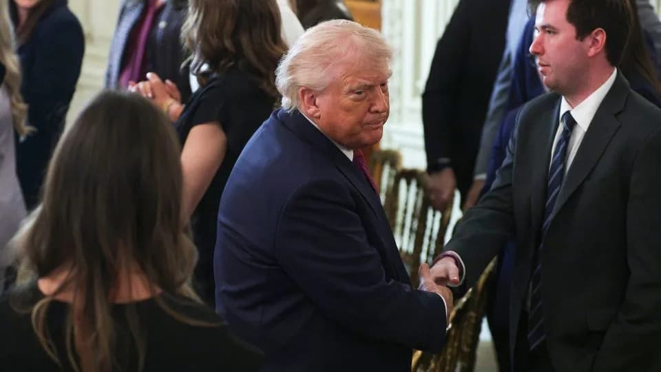 Trump Advisers Reframe Midterms As A Clear Choice — Argue Democrats Would Be Worse