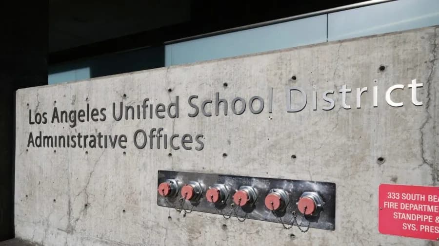 LAUSD Approves Grade-by-Grade Screen Time Limits, Bans Devices for First Graders