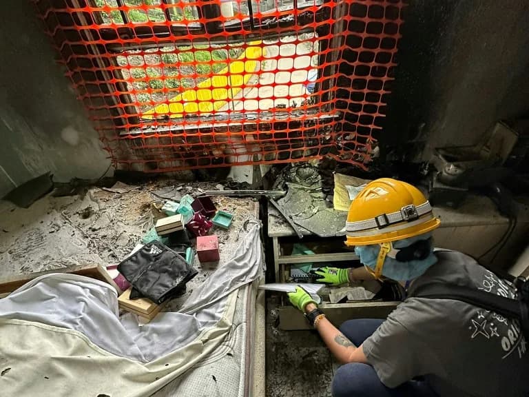 Photos, Clothes, Ashes: Hongkongers Reclaim Belongings After Deadly Wang Fuk Court Blaze