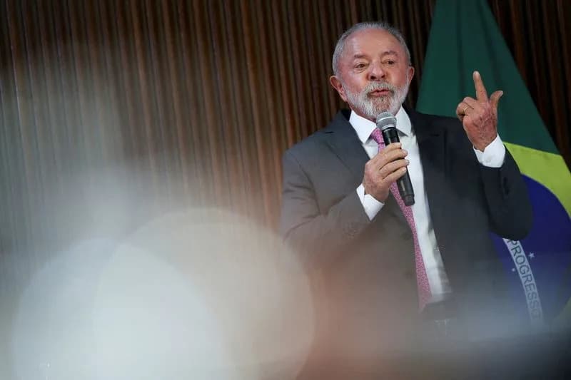 Poll: Lula and Flavio Bolsonaro Neck‑and‑Neck in Simulated Runoff — 46% to 45%