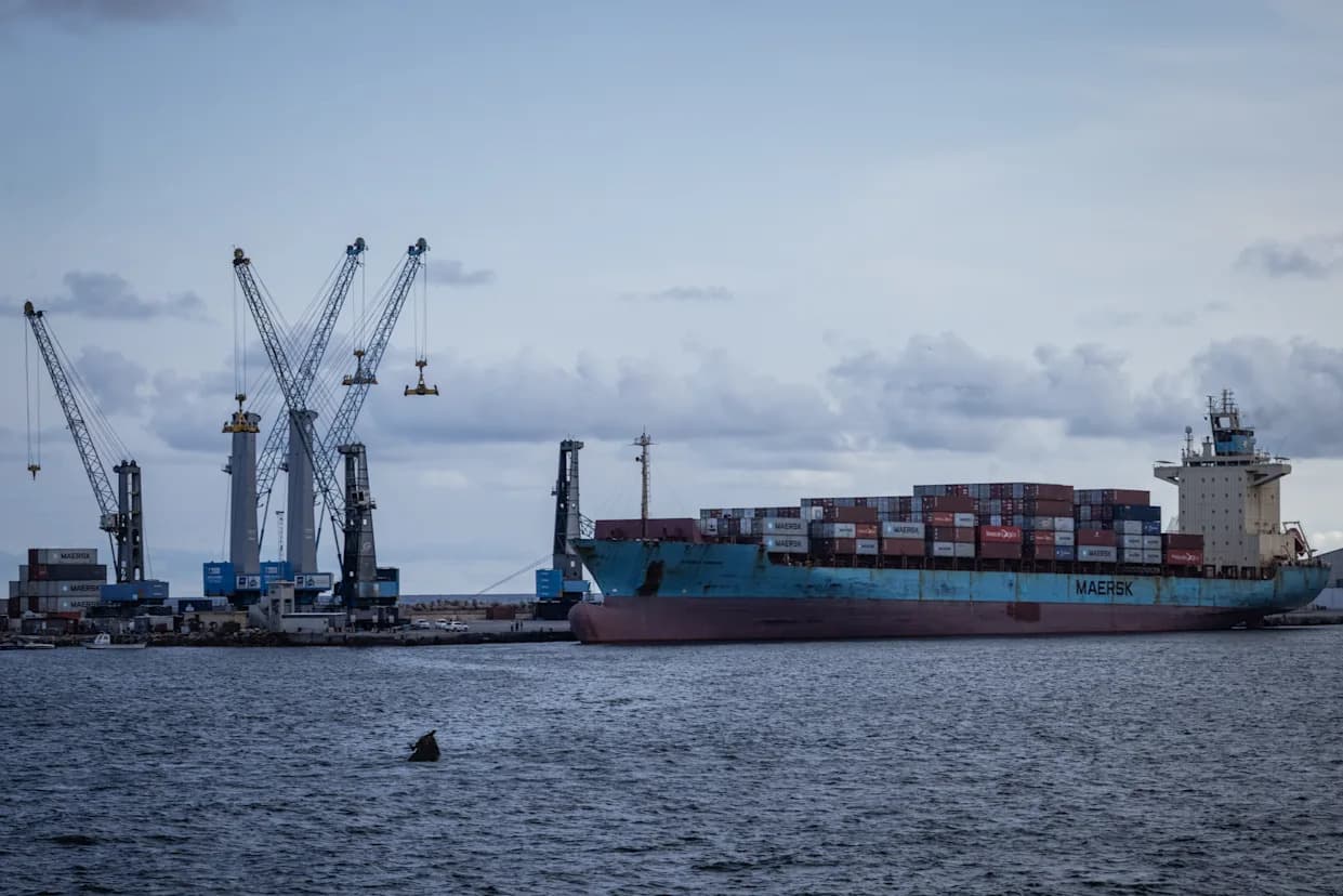 Suspected Pirates Hijack Cement Ship Sward, Steering It Toward Somalia