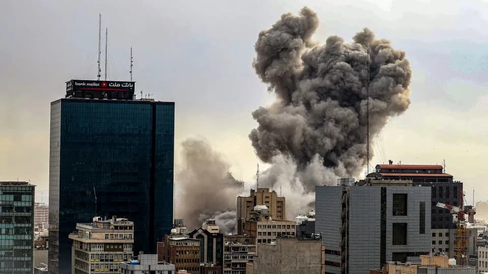War Deepens Iran’s Economic Crisis: Millions Face Job Losses and Rising Poverty
