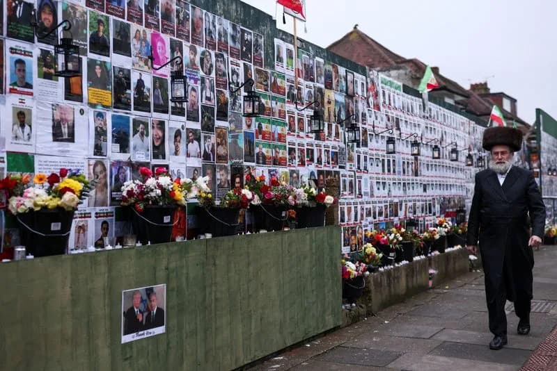 UK Counter-Terror Police Probe Suspected Arson At Memorial Wall In North London