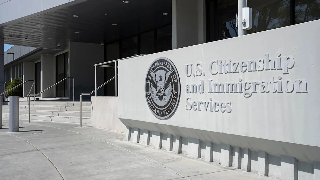 USCIS Orders Expanded FBI Background Checks, Pauses Some Immigration Cases