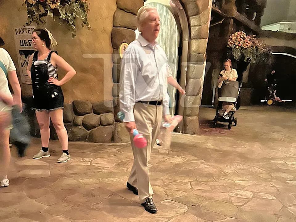 Lindsey Graham Defends $40 'Little Mermaid' Bubble Wand at Disney Amid Criticism Over Hawkish Rhetoric