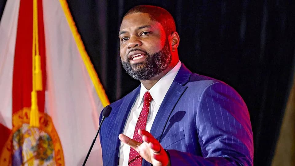 Byron Donalds Backs DeSantis' Congressional Map As Redistricting Battle Intensifies