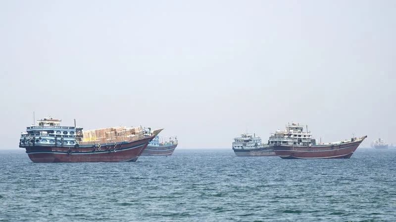 Iran Vows "Long and Painful" Strikes if U.S. Resumes Attacks; Strait of Hormuz Remains Closed