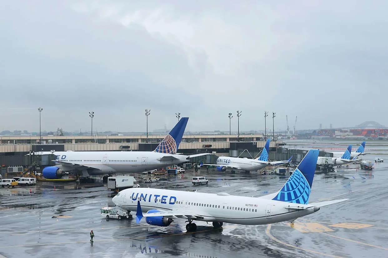 United Flight 1837 Declares Emergency After Passenger Allegedly Attacks Flight Attendant, Tries to Open Cabin Door