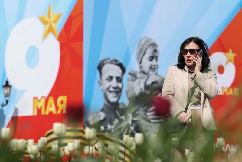 Moscow Cuts Mobile Internet Ahead Of Scaled-Back May 9 Victory Parade Amid Drone Threat
