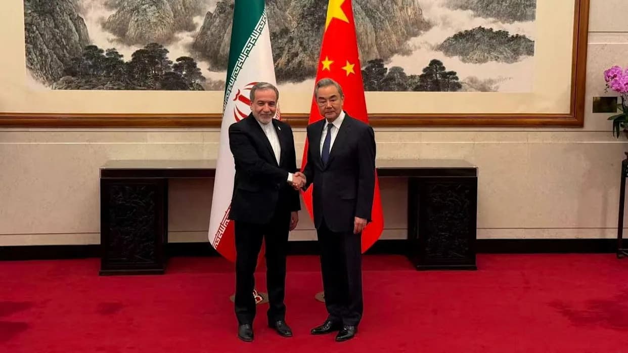 Iran’s Foreign Minister Visits Beijing to Press China on Strait of Hormuz Ahead of Xi‑Trump Summit