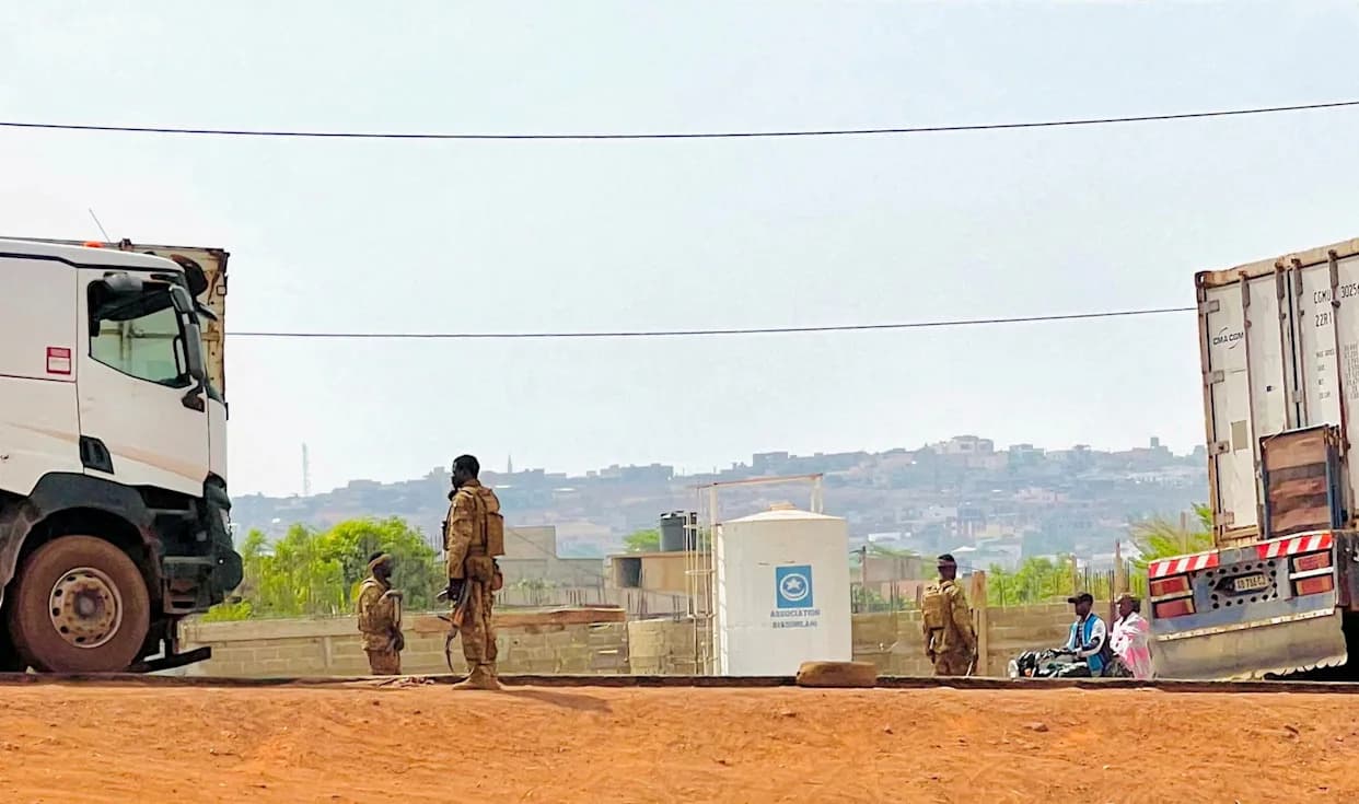 Al‑Qaeda‑Linked Fighters Storm Mali Prison Nicknamed 'Africa's Alcatraz' and Burn Food Convoys Bound for Bamako