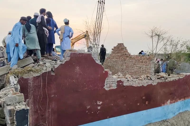 12 Police Killed in Car Bombing and Clash at Bannu Police Post