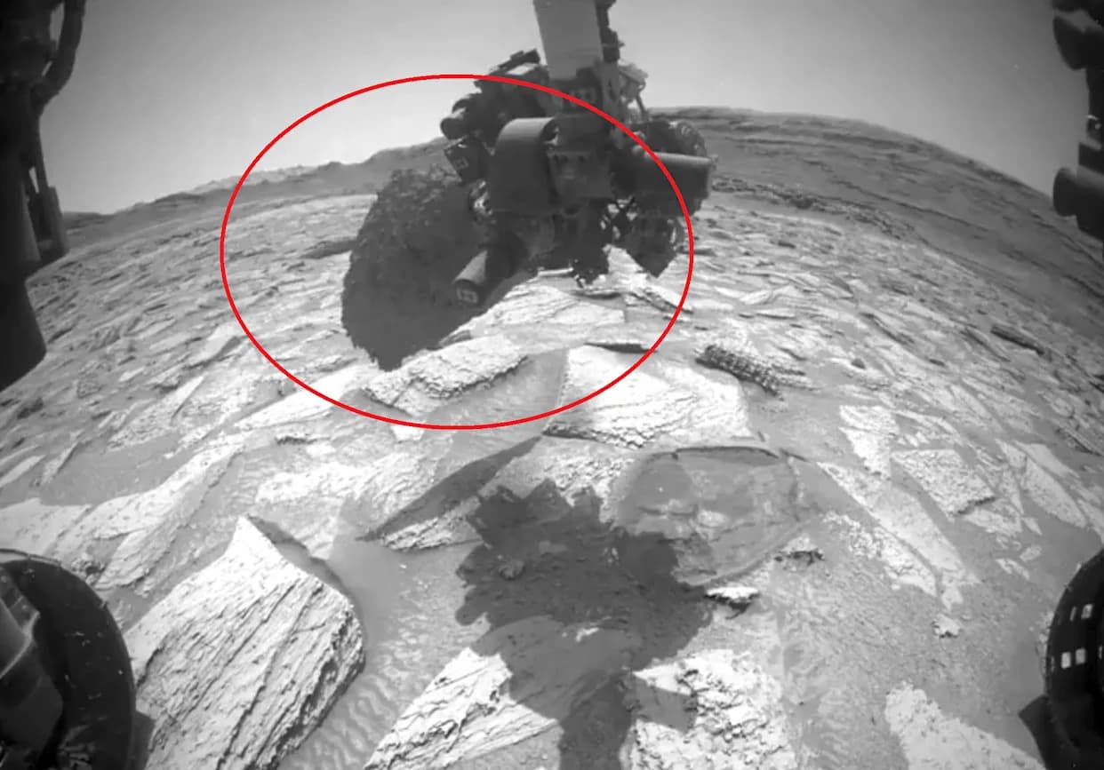 Curiosity’s Drill Snags 28.6‑lb Mars Rock “Atacama” — Freed After Six Days