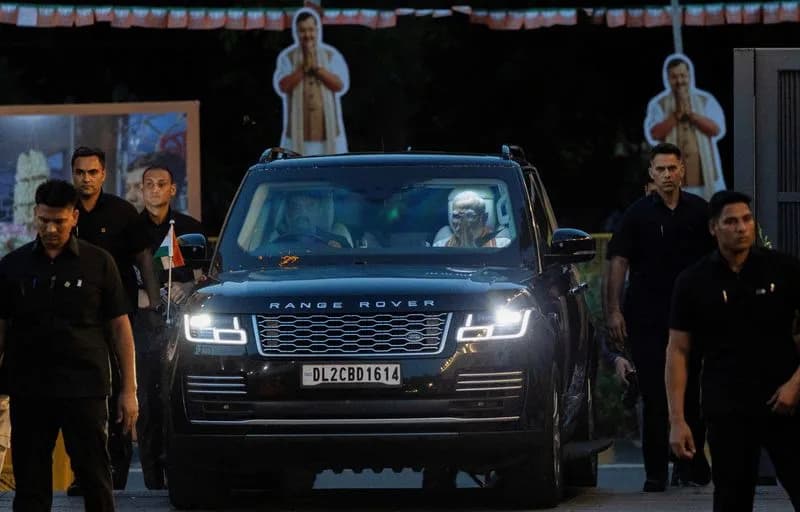 Modi Shrinks Motorcade to Conserve Fuel After Call for National Austerity, Source Says