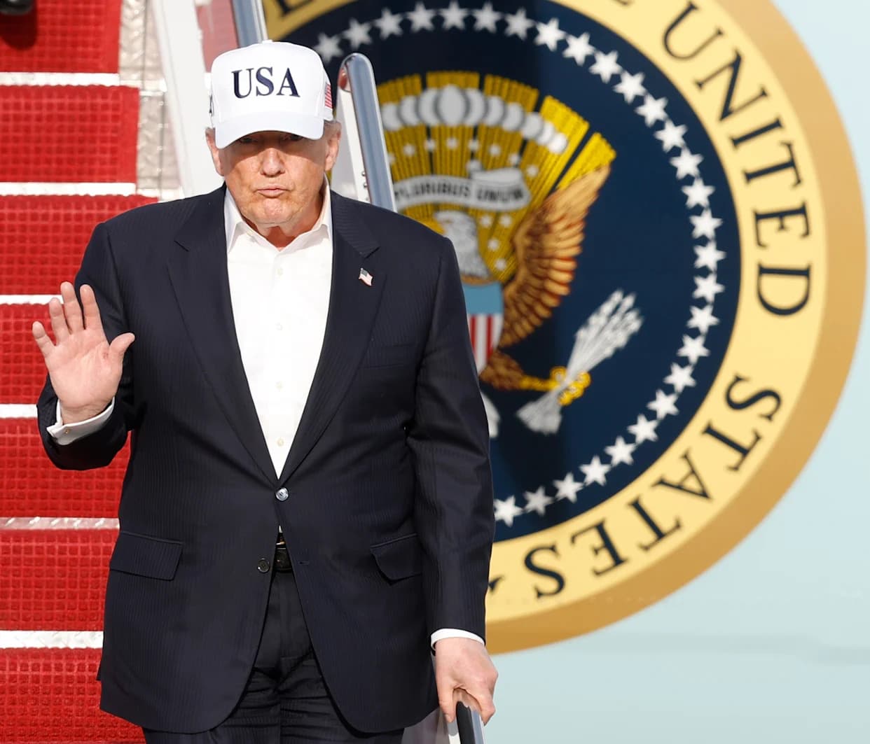 Trump’s Hardline Strategy Hits a Wall As Iran Tightens Grip On Strait Of Hormuz